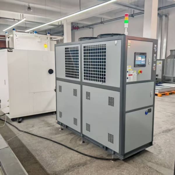 High-Low Temperature Integrated Unit -- cascade refrigeration system